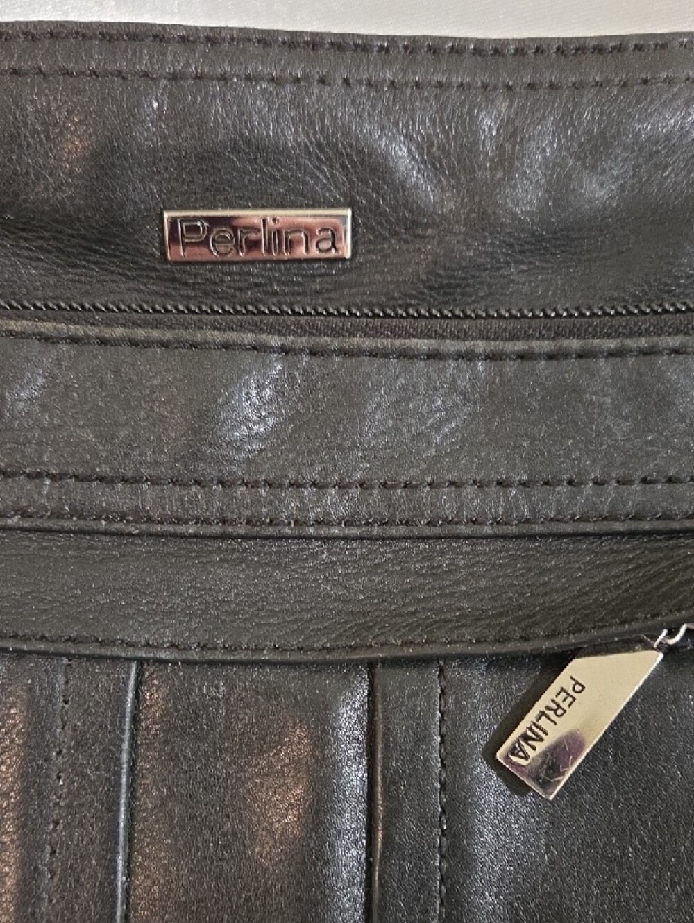 Perlina Black Leather Shoulder Bag - Picture 3 of 8